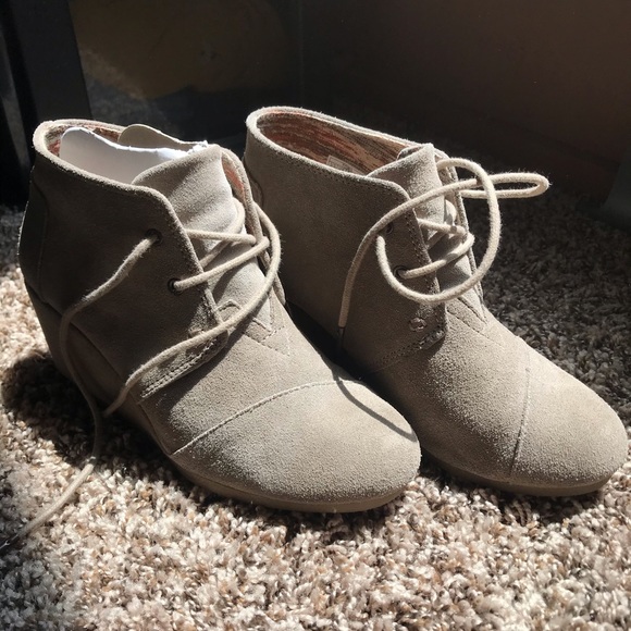 Toms Tan Suede Wedges - Picture 5 of 5
